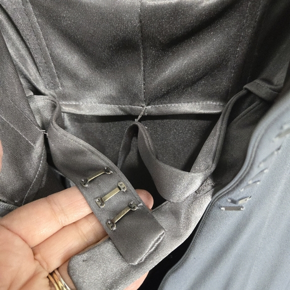 Silver reflective sequin long gown - Picture 7 of 9